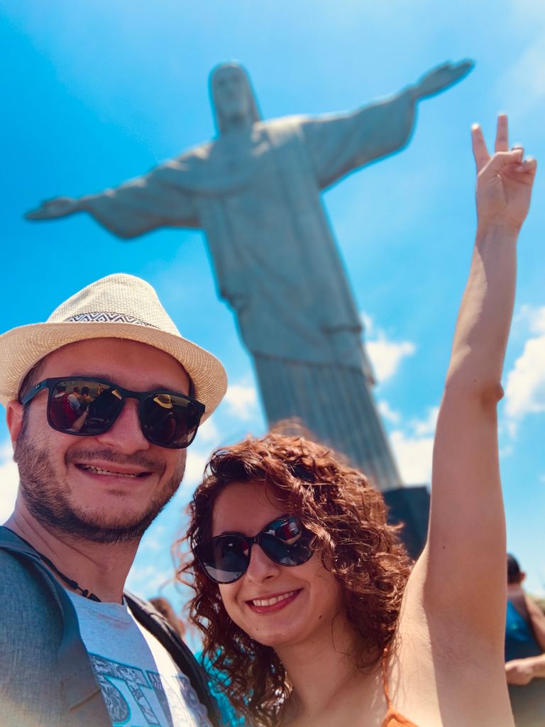 Cuplu selfie Hristos Mântuitorul Rio de Janeiro