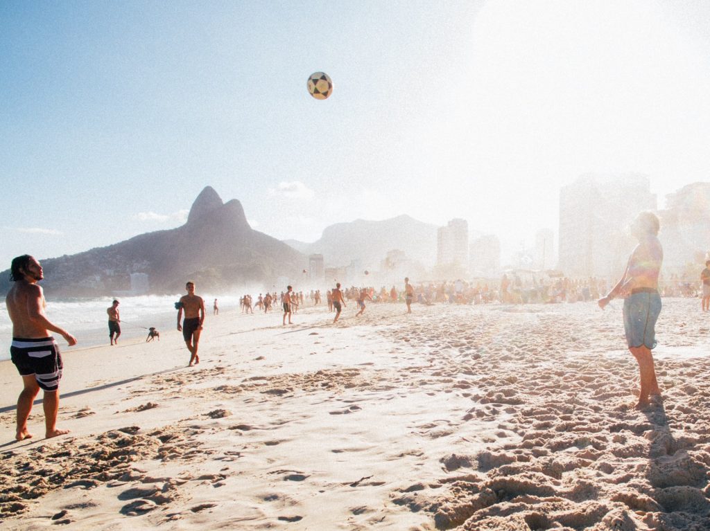 Find out which are the best areas and accommodations in Rio de Janeiro. Check out places for every traveler preference, from budget to high-end.